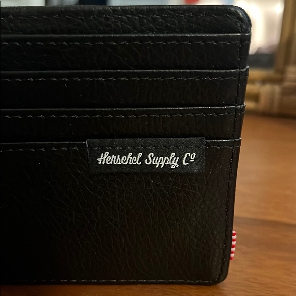 NWT Herschel Supply Company Black and White Wallet Card Holder - Picture 3 of 7